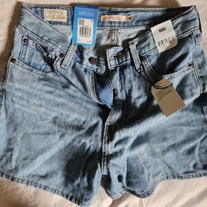 NWT Levi's denim shorts